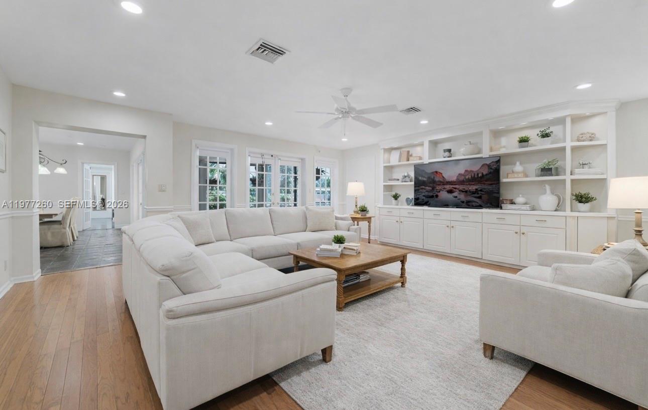 LAUDER GATE ISLES - Residential