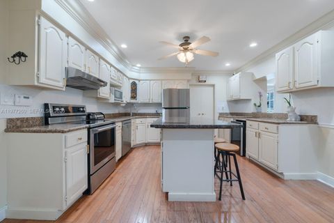 Tiny photo for 2046 NE 15th St, Fort Lauderdale, FL 33304 (MLS # A11977260)