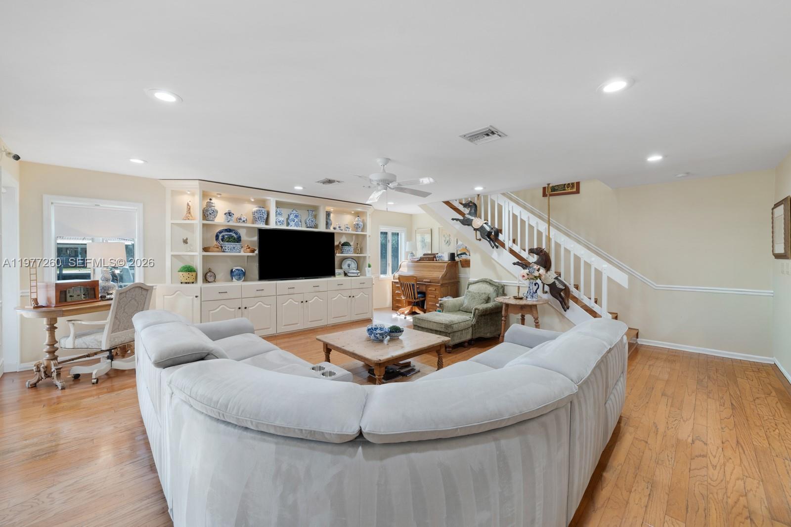 LAUDER GATE ISLES - Residential