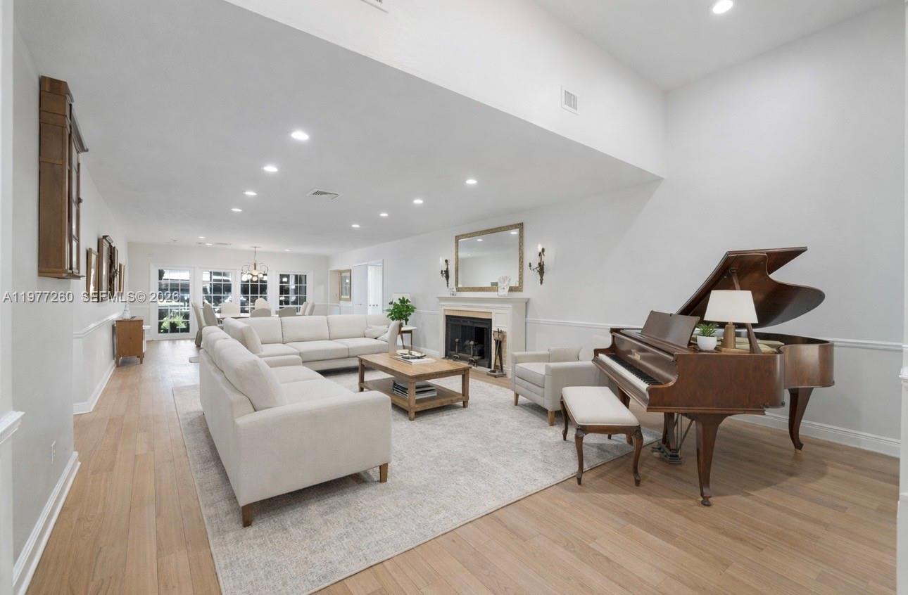 LAUDER GATE ISLES - Residential
