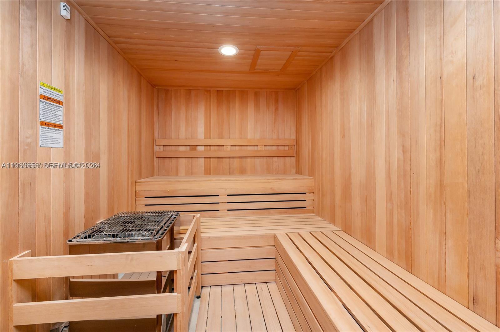 AURORA CONDOMINIUM - Residential