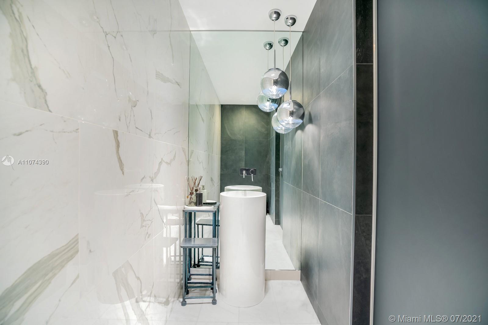 OCEANA BAL HARBOUR CONDO - Residential