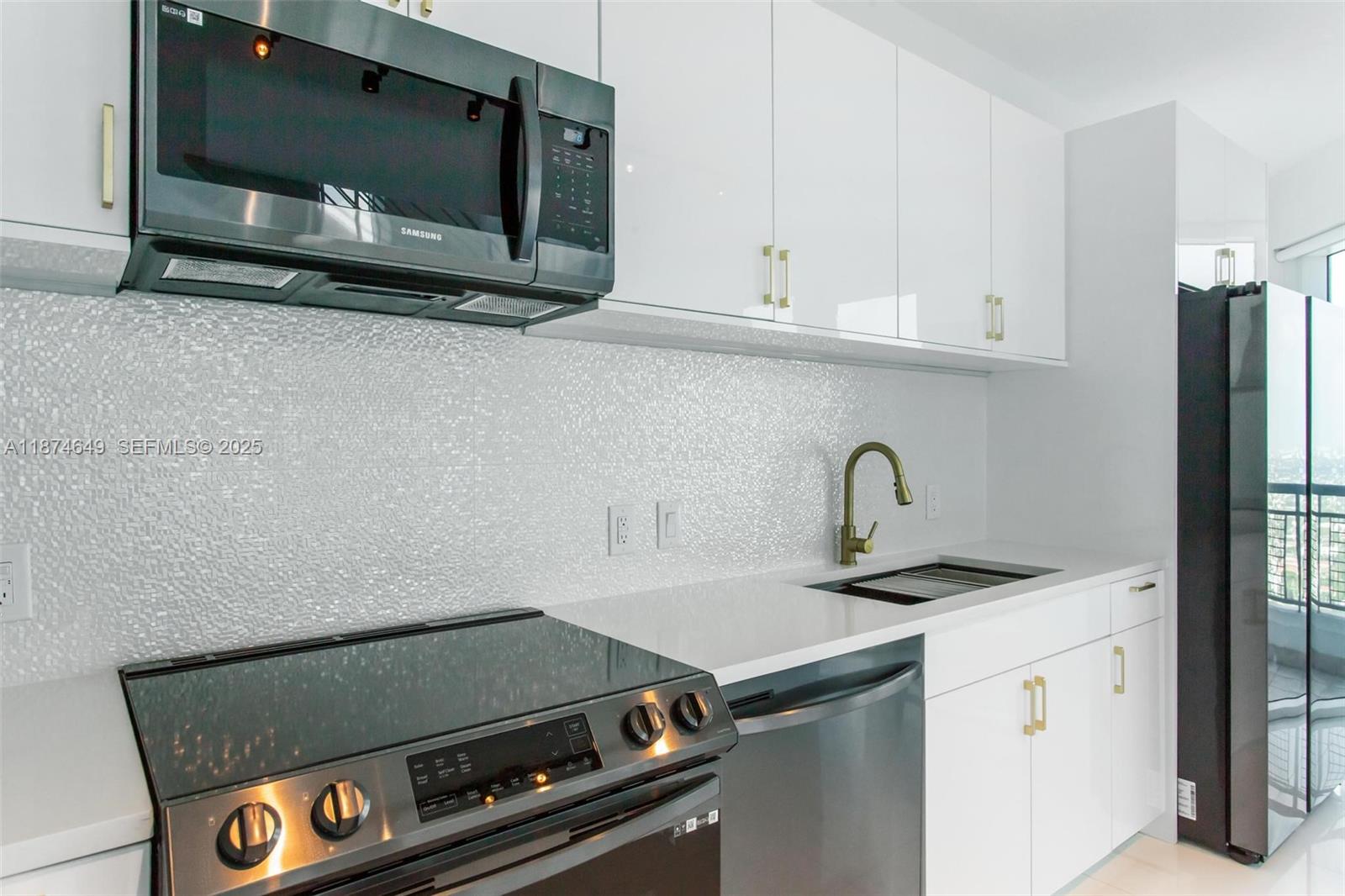 INFINITY AT BRICKELL COND - Residential