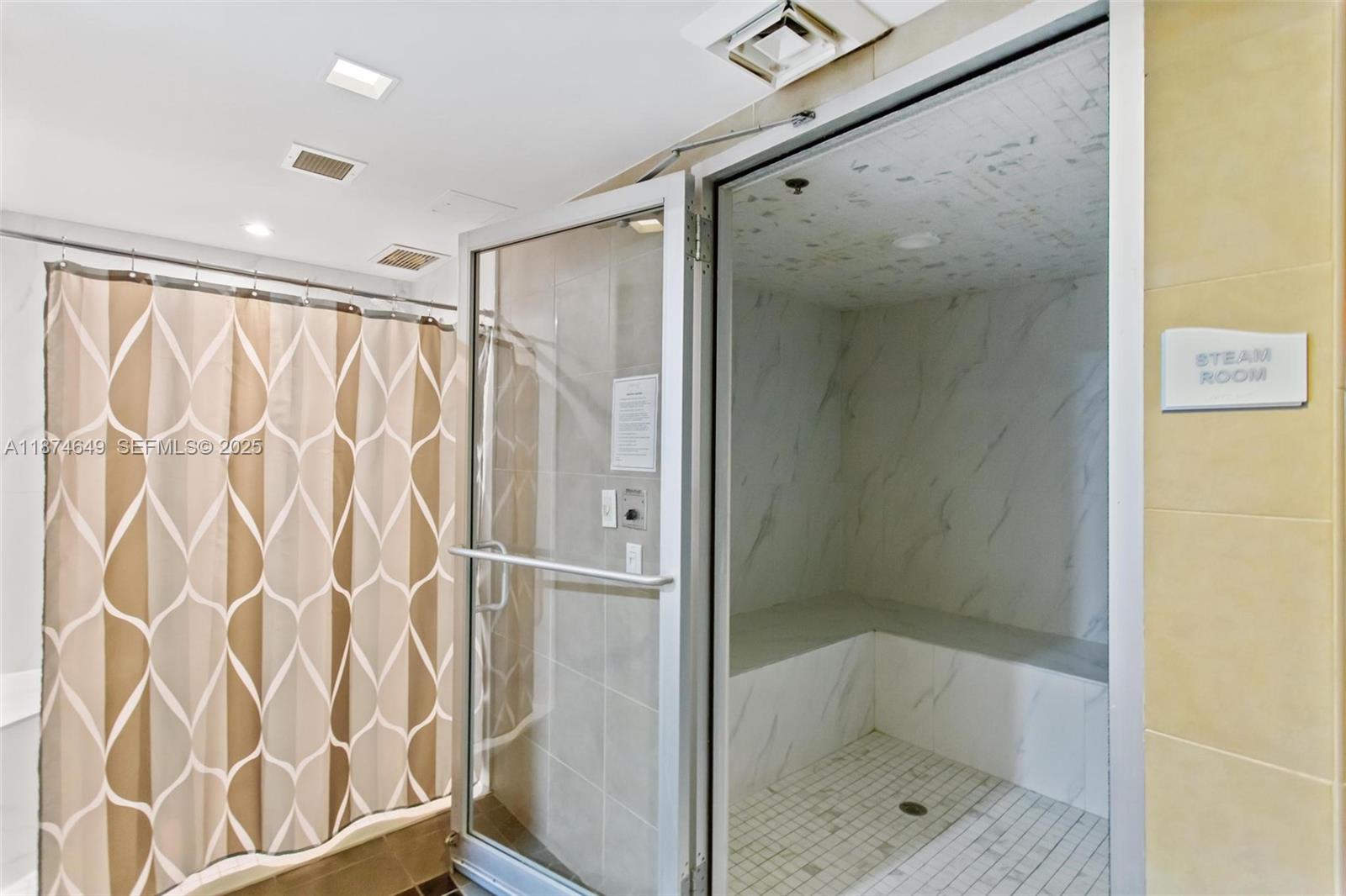 INFINITY AT BRICKELL COND - Residential