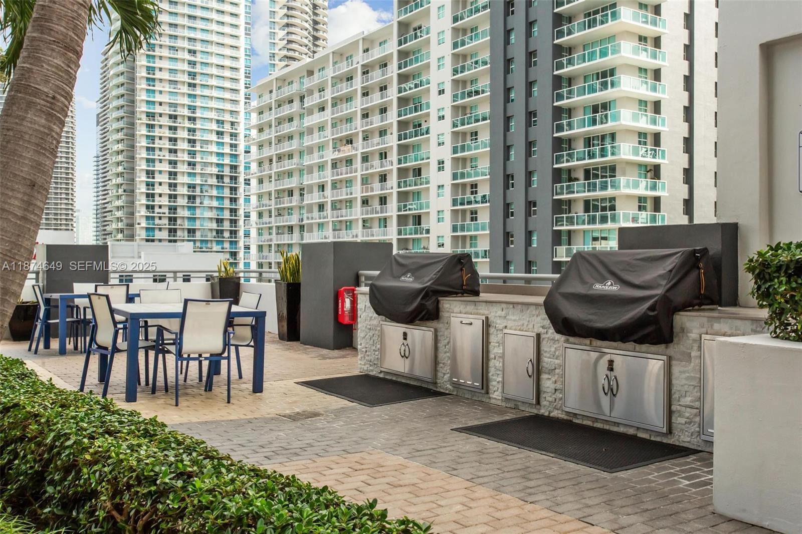 INFINITY AT BRICKELL COND - Residential