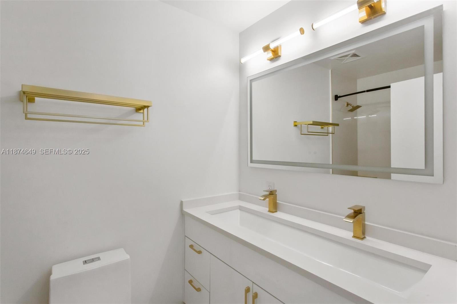 INFINITY AT BRICKELL COND - Residential