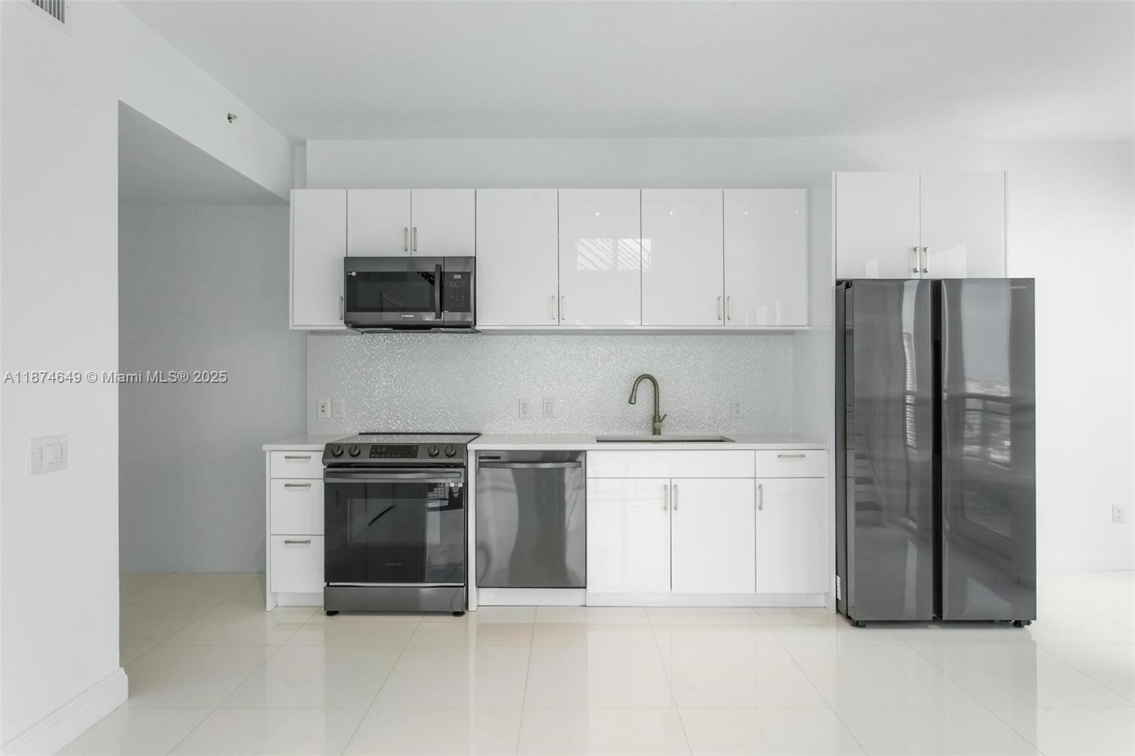 60 SW 13th St 4413