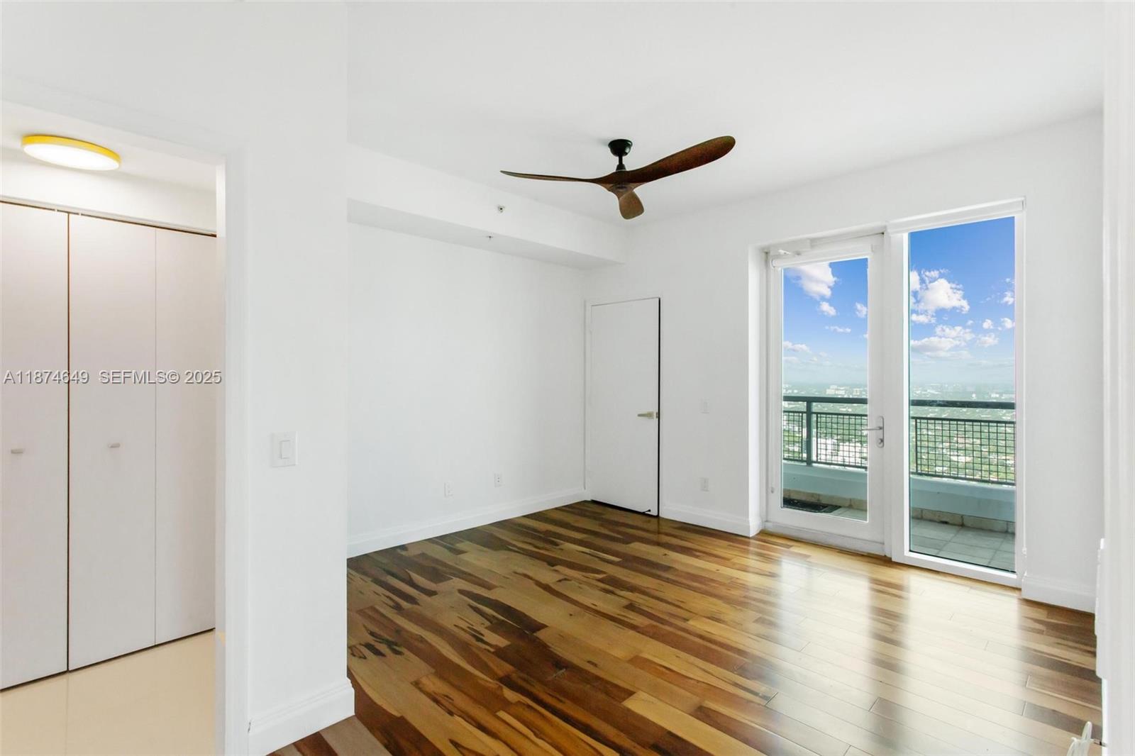 INFINITY AT BRICKELL COND - Residential