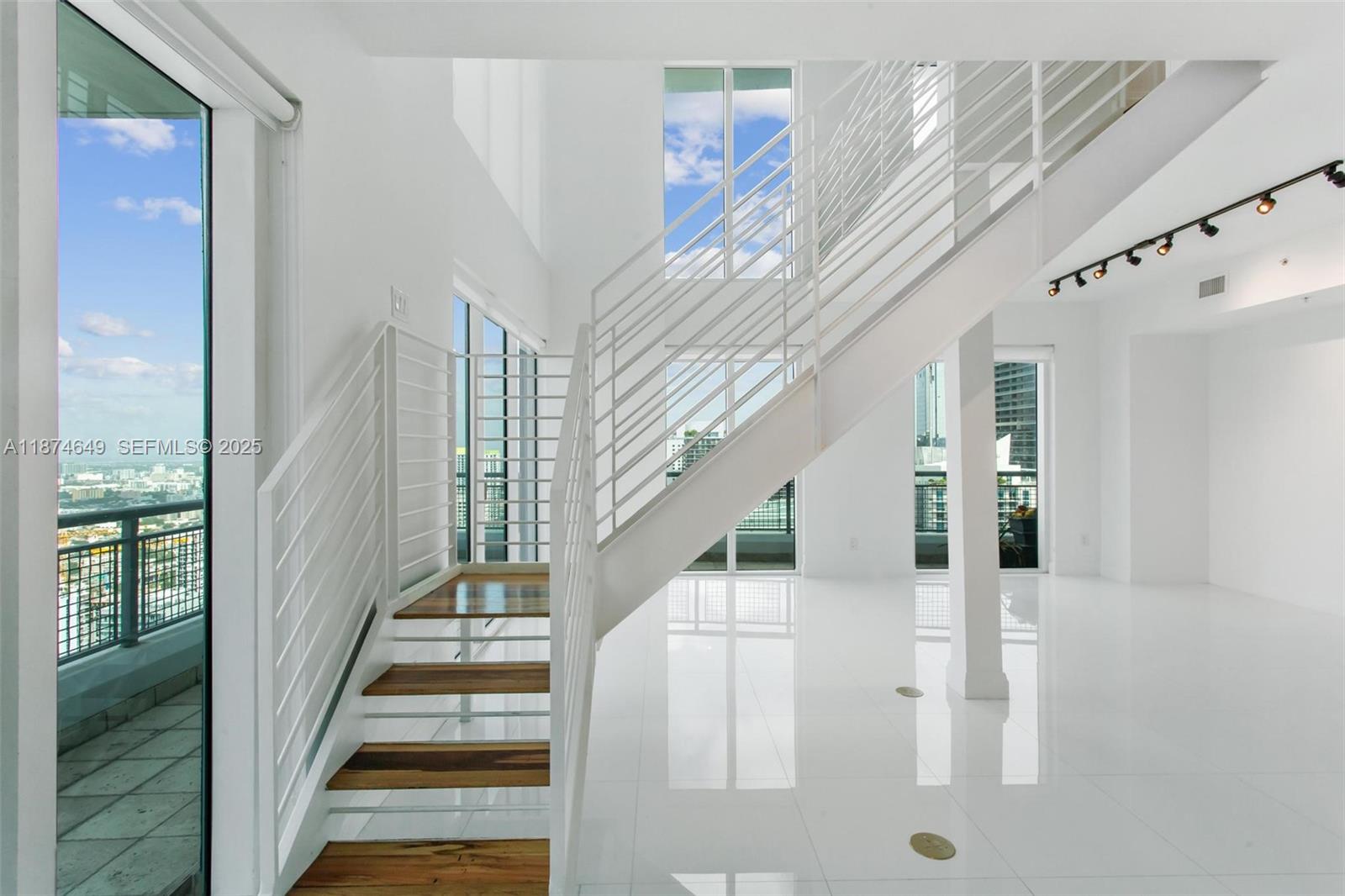 INFINITY AT BRICKELL COND - Residential