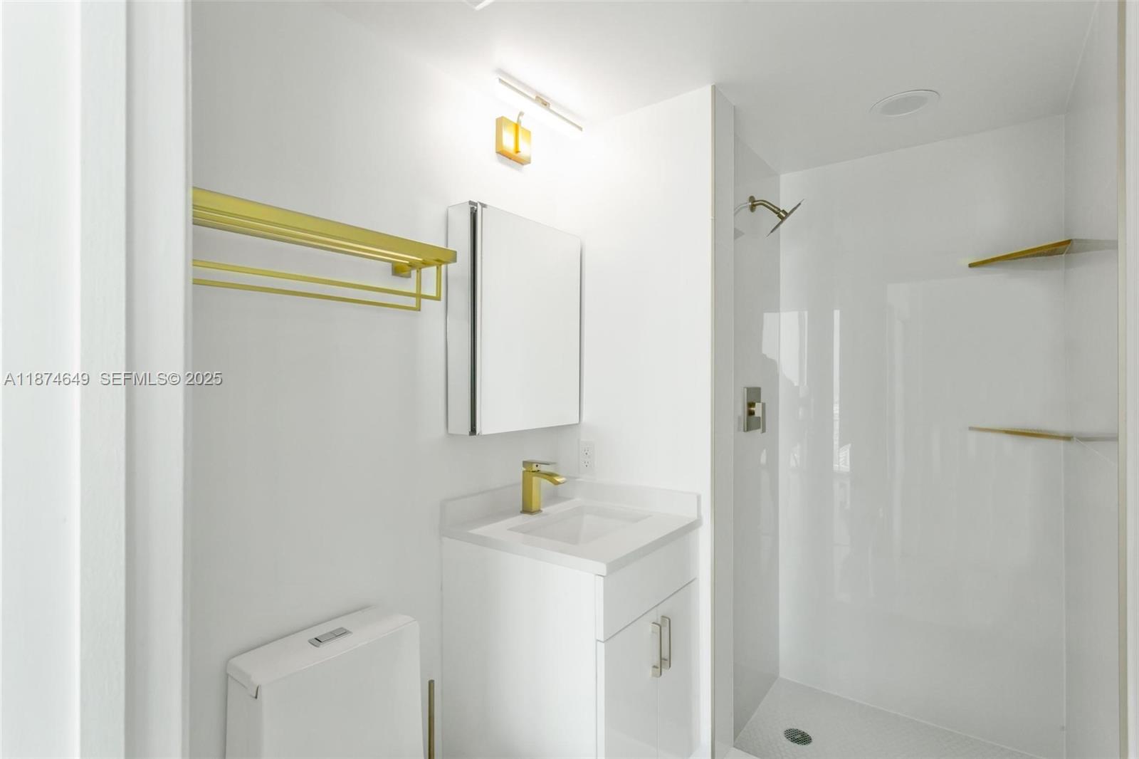 INFINITY AT BRICKELL COND - Residential