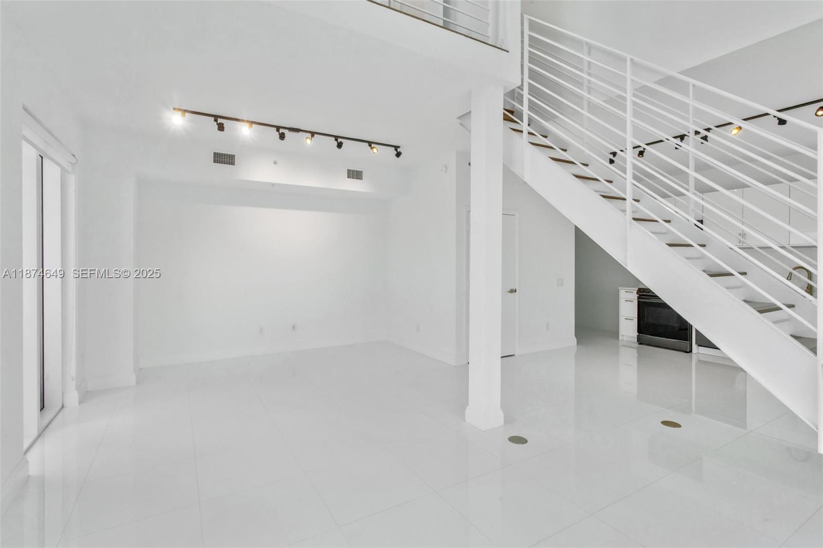 INFINITY AT BRICKELL COND - Residential