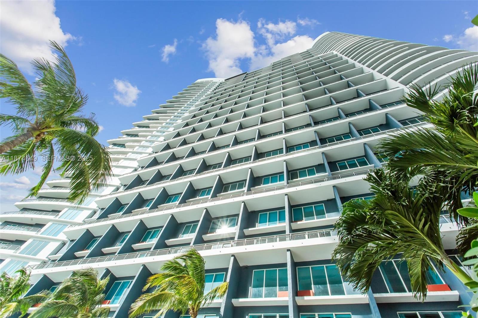 INFINITY AT BRICKELL COND - Residential