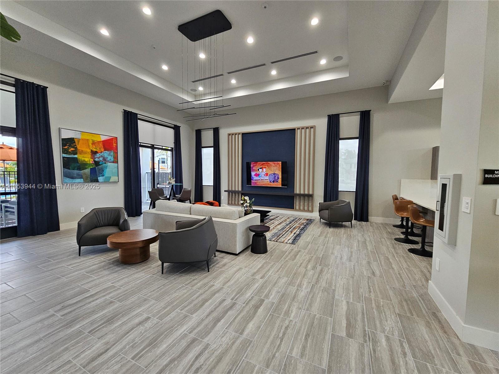 PINE ISLE - Residential