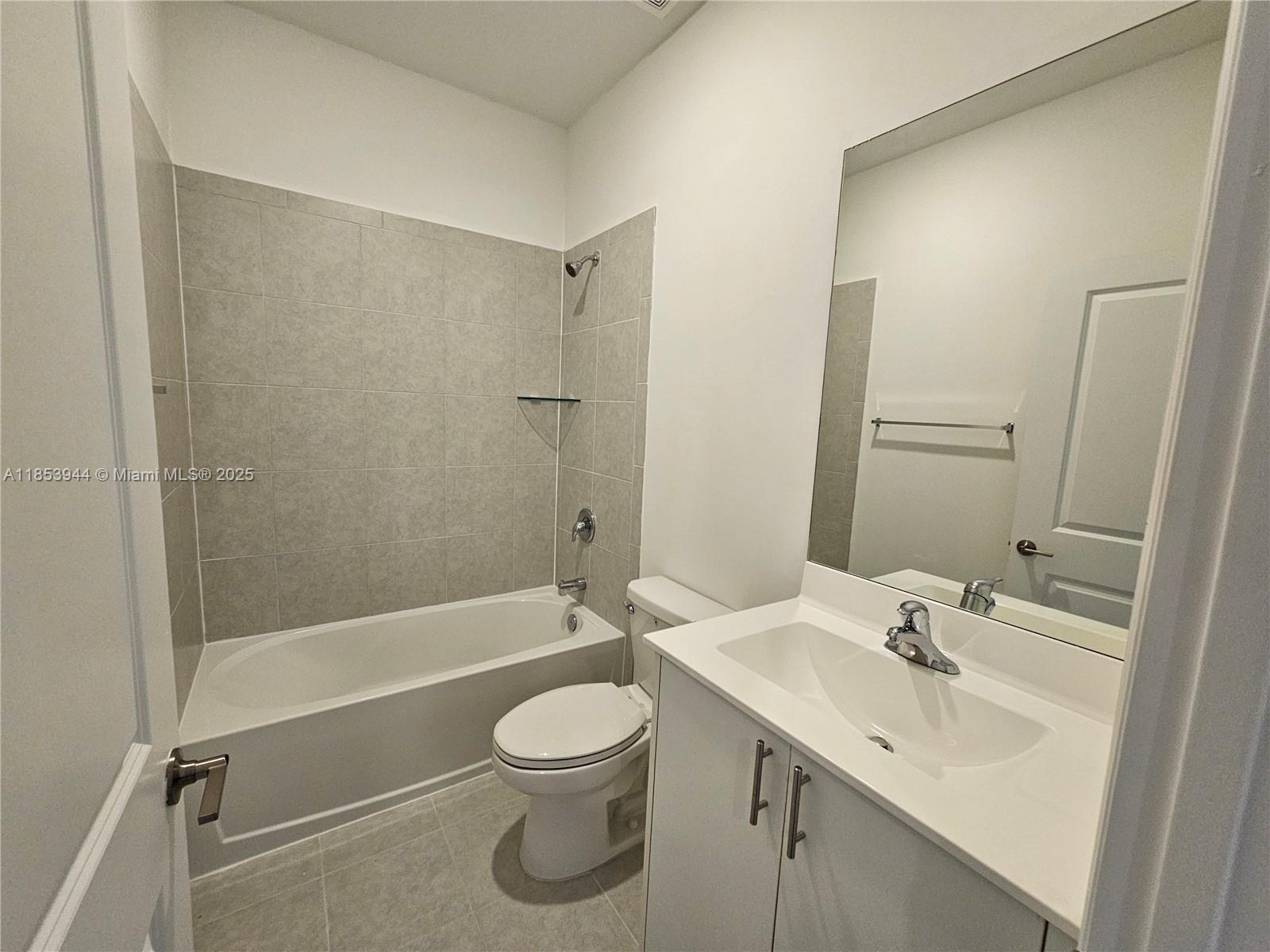 PINE ISLE - Residential