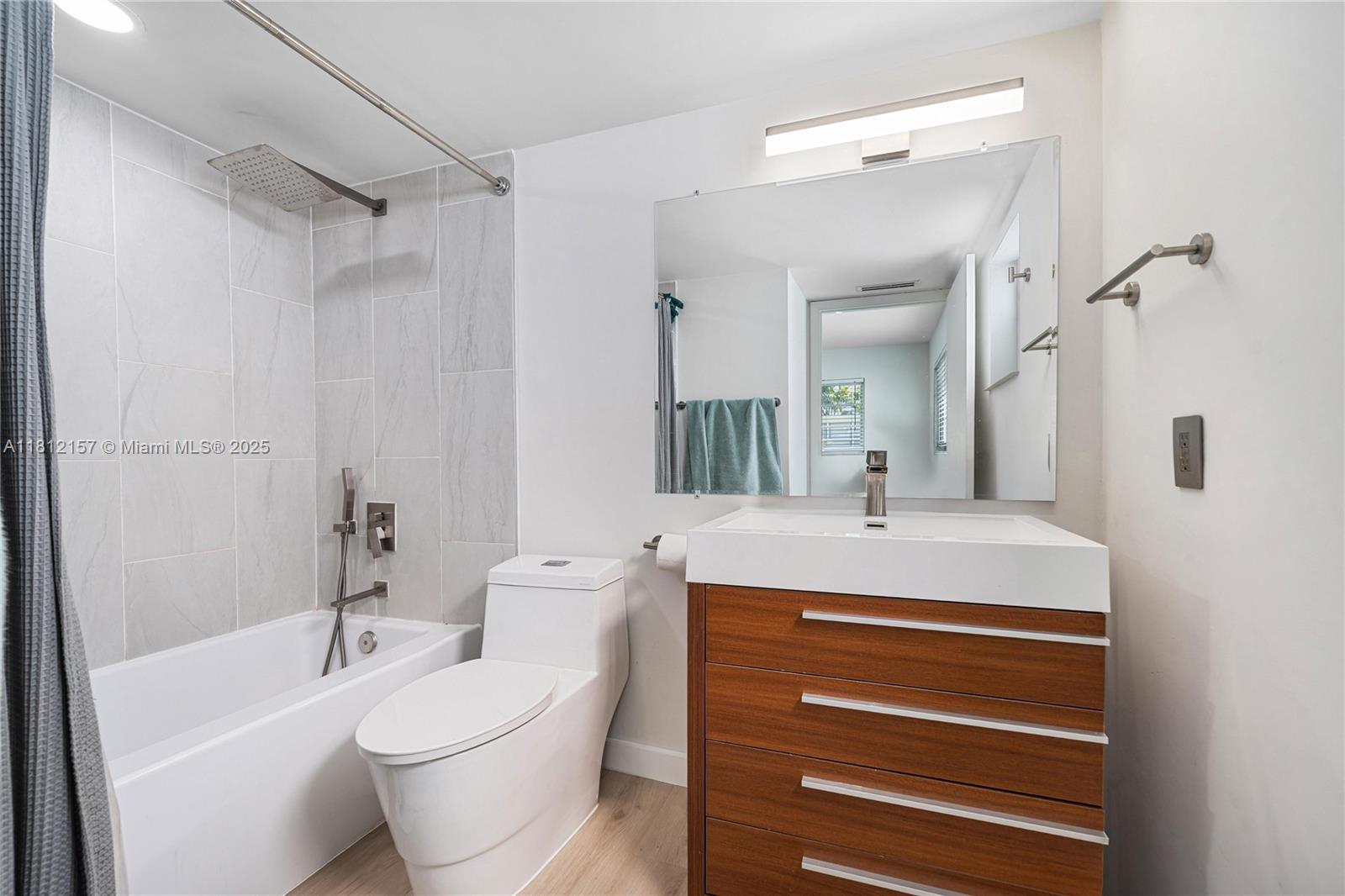 1900 MERIDIAN AVE CONDO - Residential