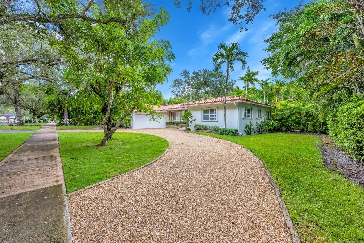 Coral Gables, Florida 33146, United States, 4 Bedrooms Bedrooms, ,2 BathroomsBathrooms,Residential,Active,216655