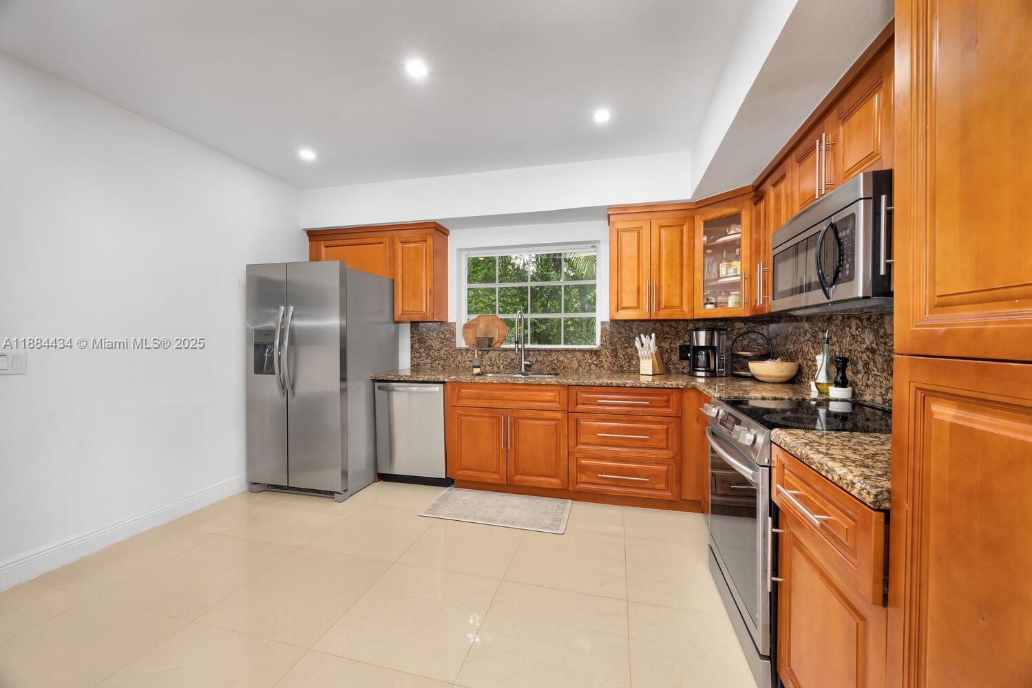 C GABLES RIVIERA SEC 13 - Residential Lease