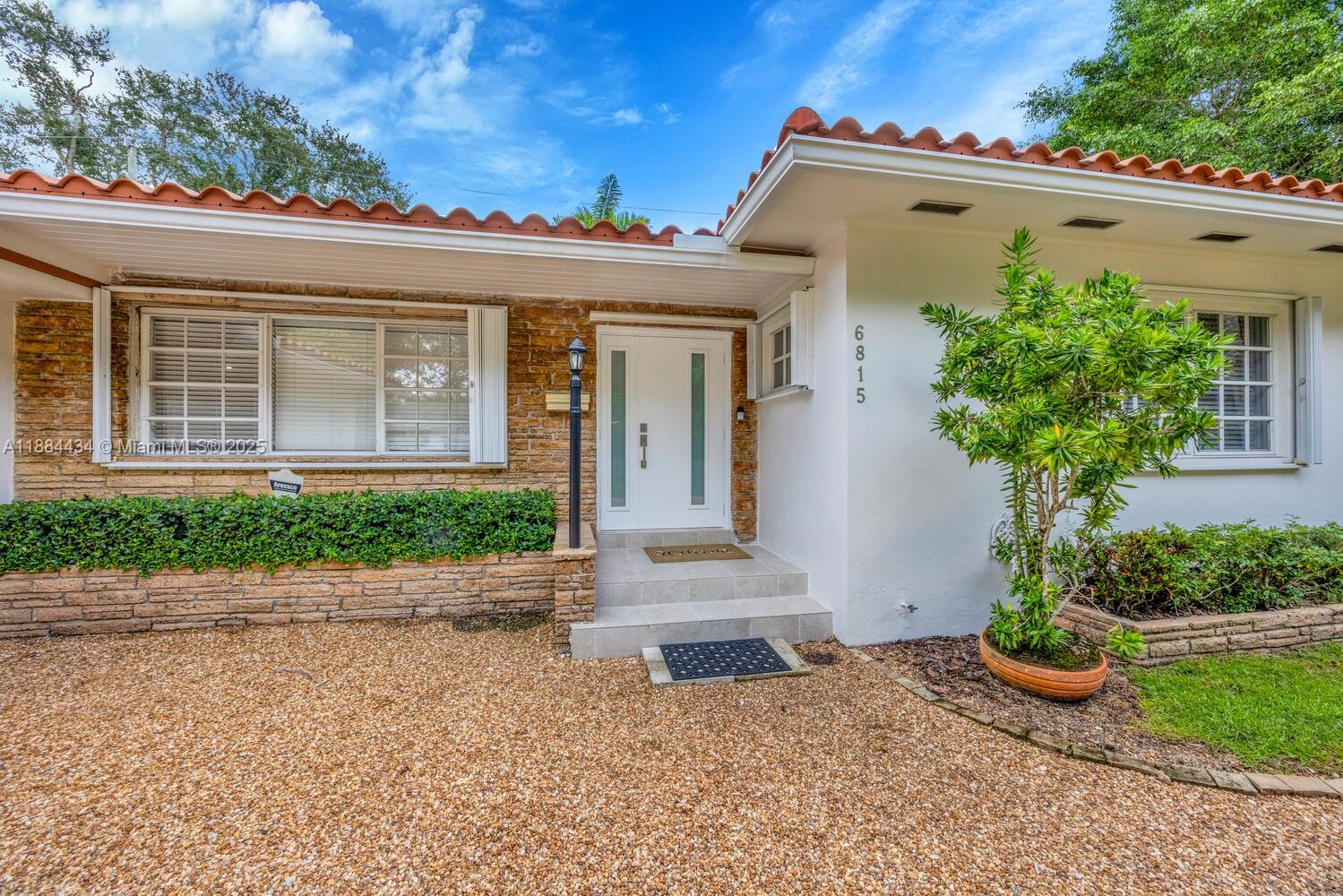 C GABLES RIVIERA SEC 13 - Residential Lease