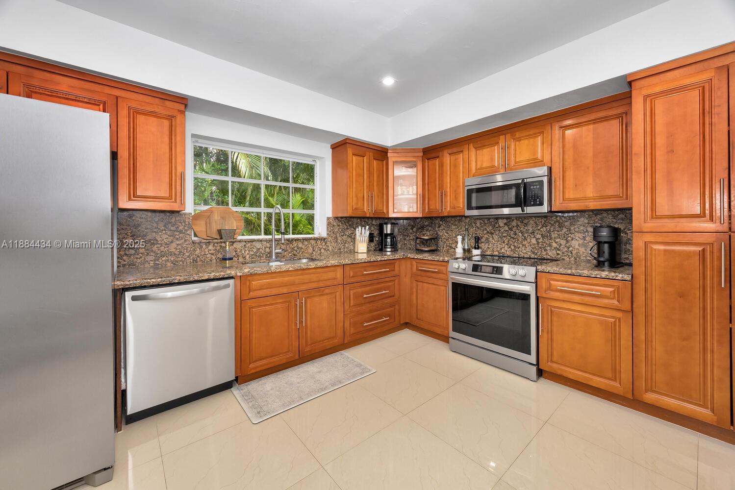 C GABLES RIVIERA SEC 13 - Residential Lease