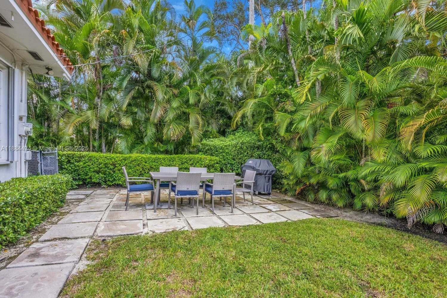 Coral Gables, Florida 33146, United States, 4 Bedrooms Bedrooms, ,2 BathroomsBathrooms,Residential,Active,216655