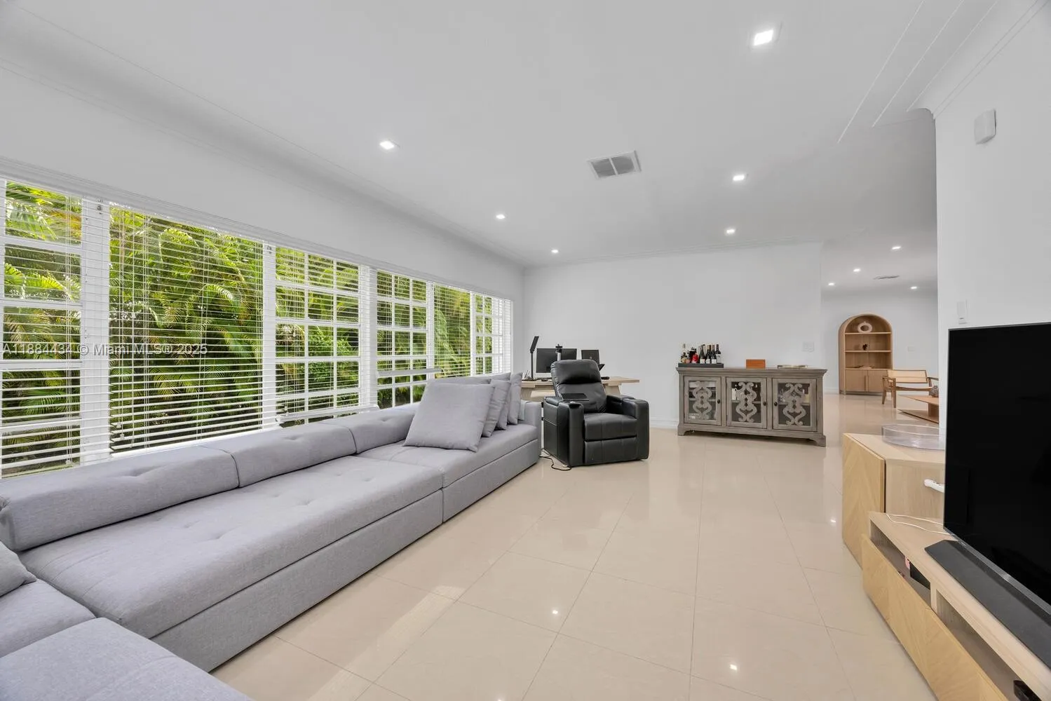Coral Gables, Florida 33146, United States, 4 Bedrooms Bedrooms, ,2 BathroomsBathrooms,Residential,Active,216655