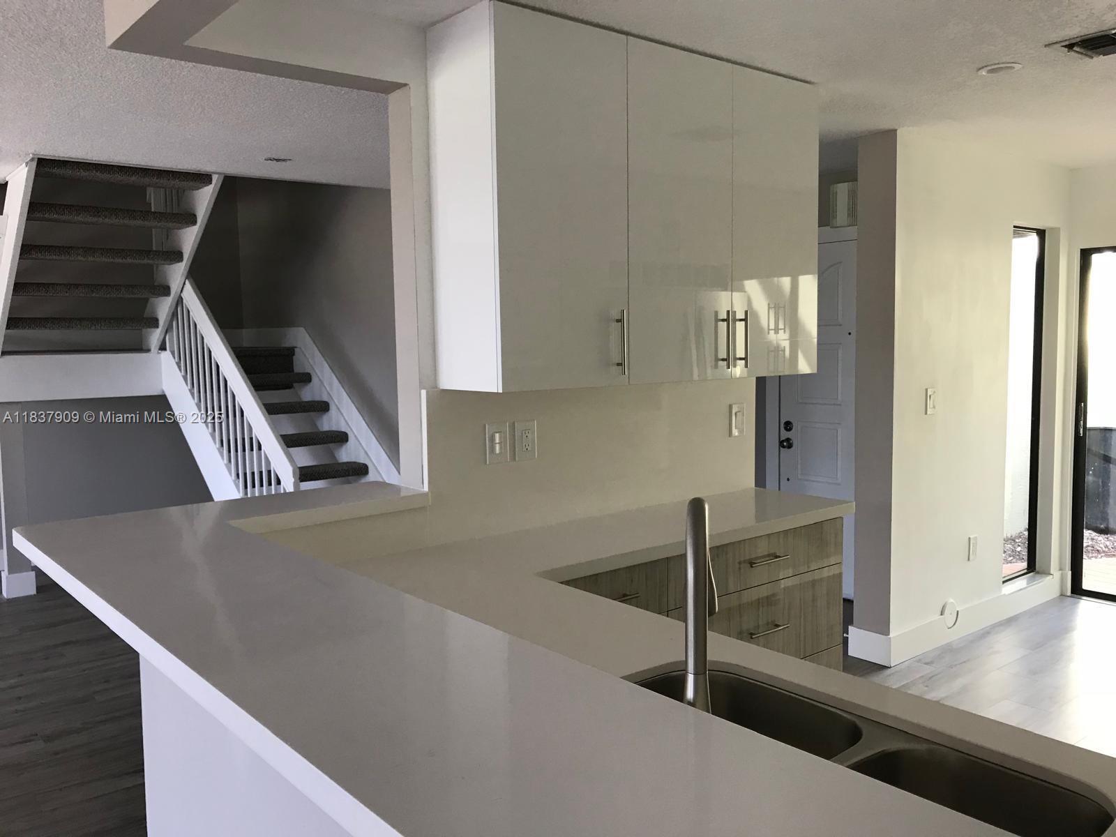 3945 Adra Ave E-48