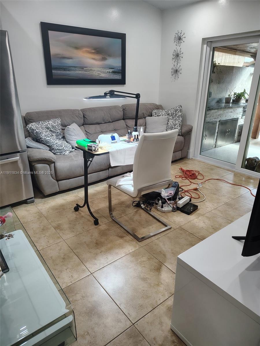 GARDENS OF EL JARDIN SEC - Residential Lease