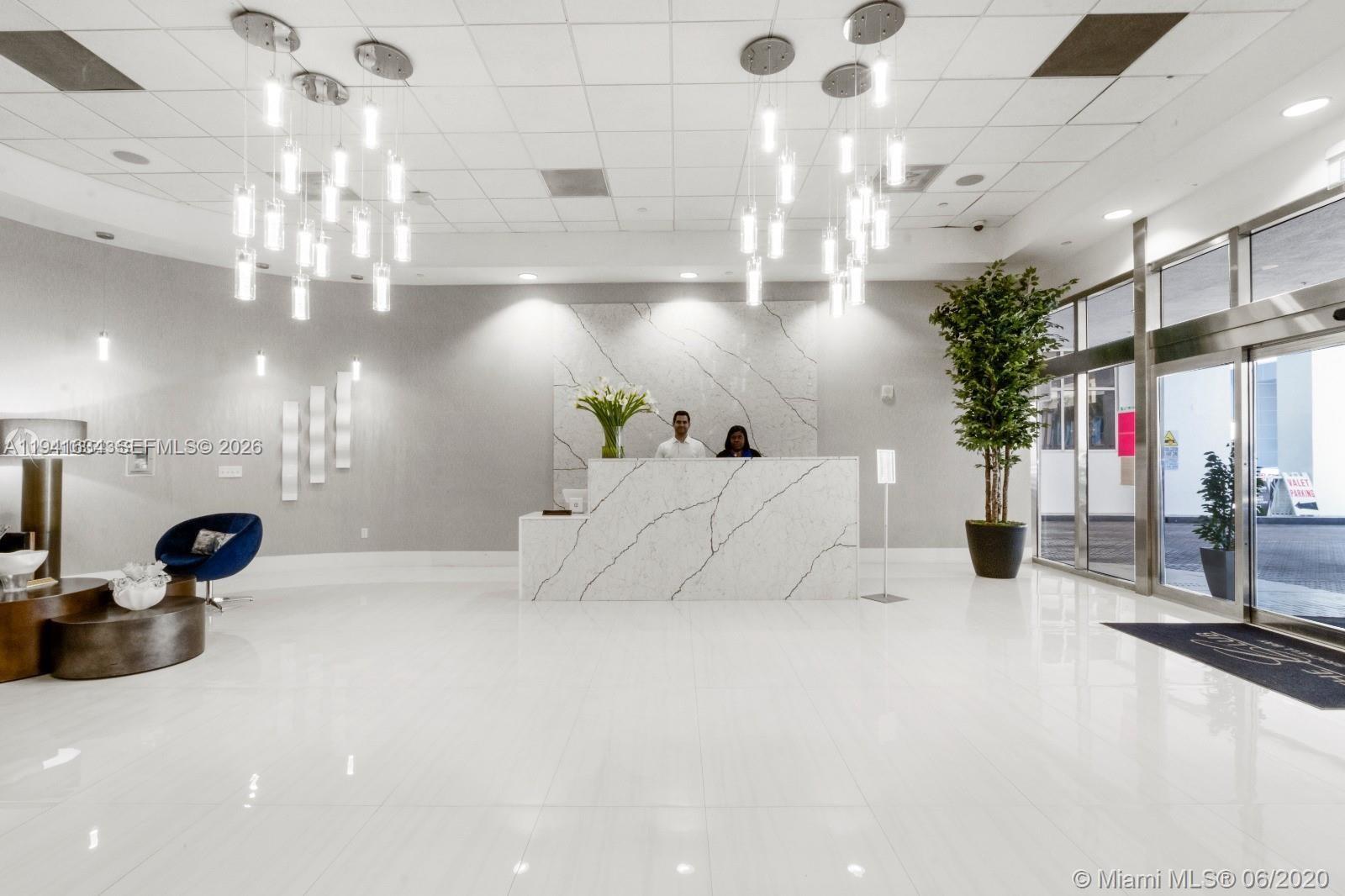 THE CLUB AT BRICKELL BAY - Residential