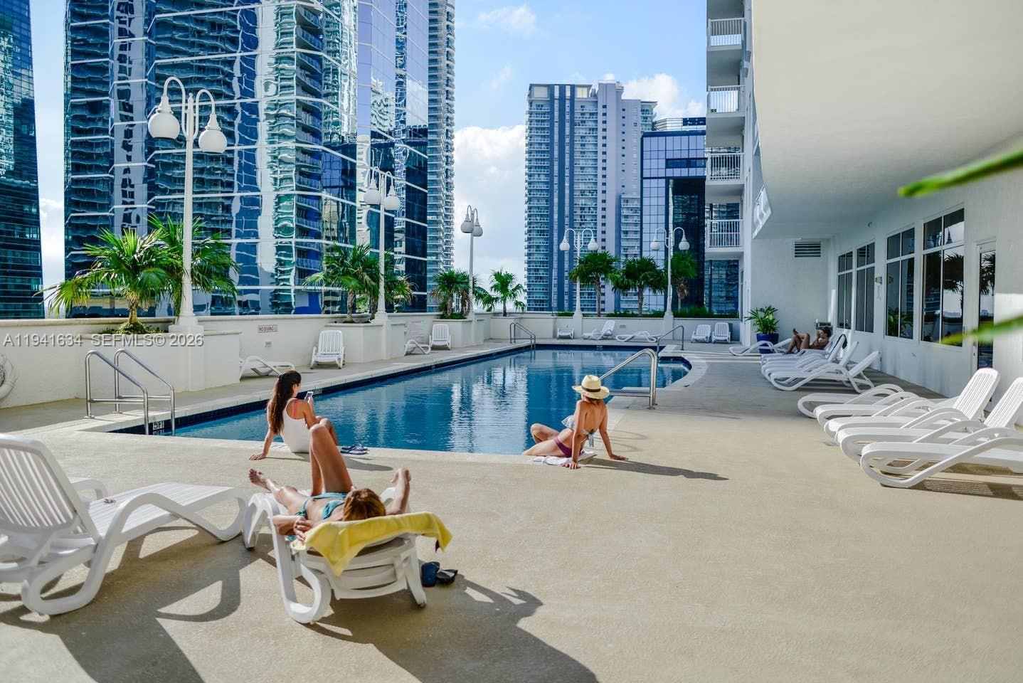 THE CLUB AT BRICKELL BAY - Residential