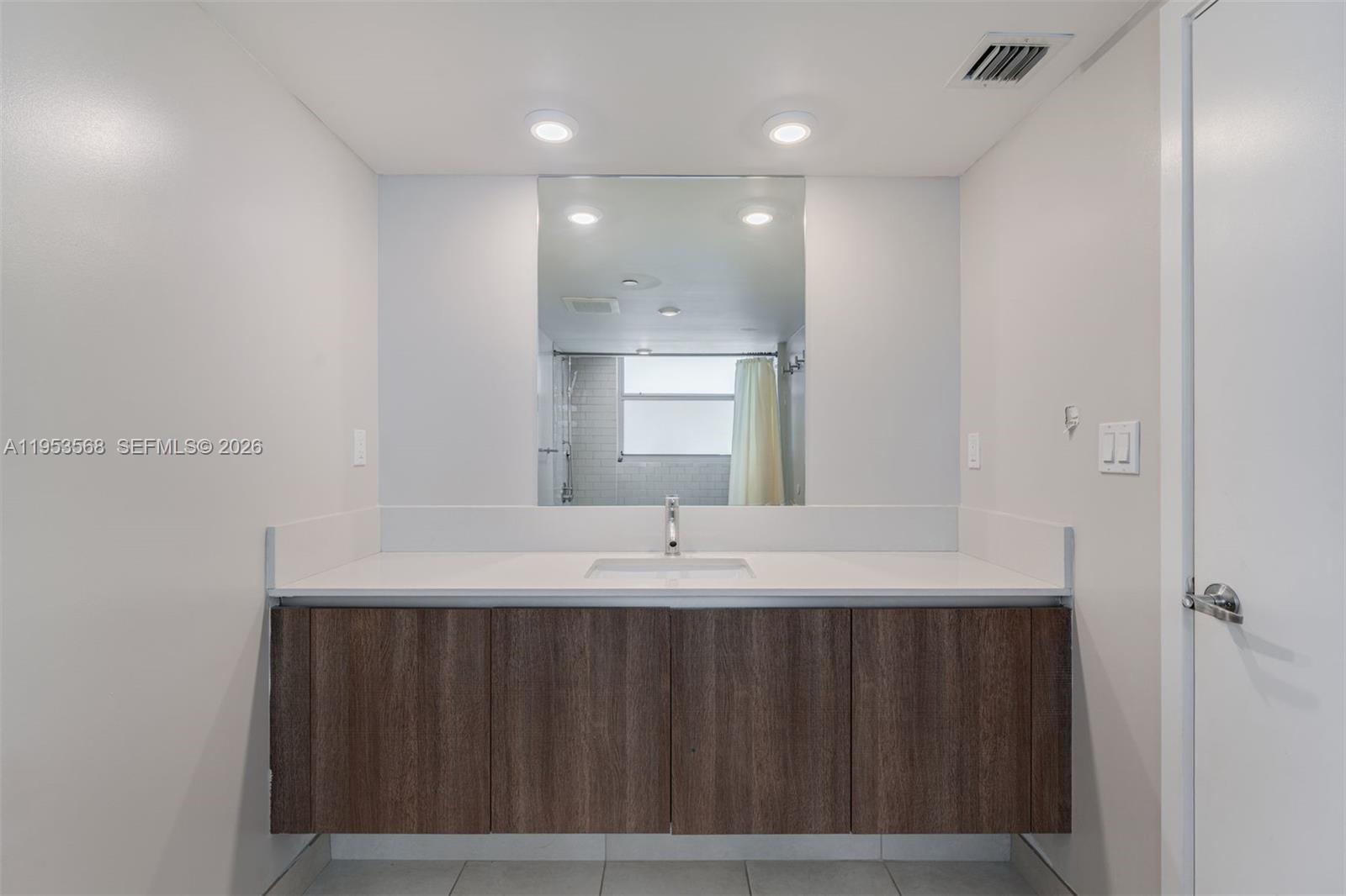 BAY HARBOR CLUB CONDO - Residential