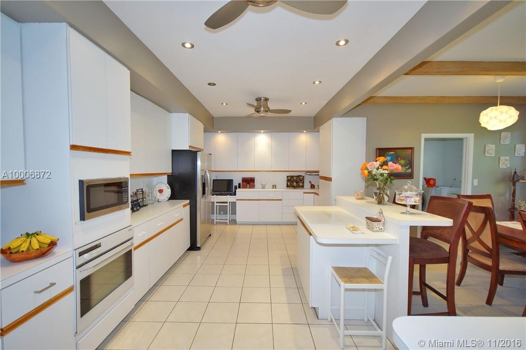 GOLDEN BEACH SEC D - Residential