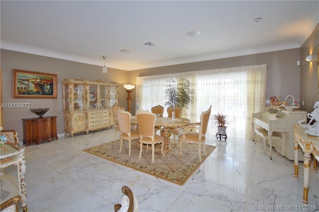 GOLDEN BEACH SEC D - Residential