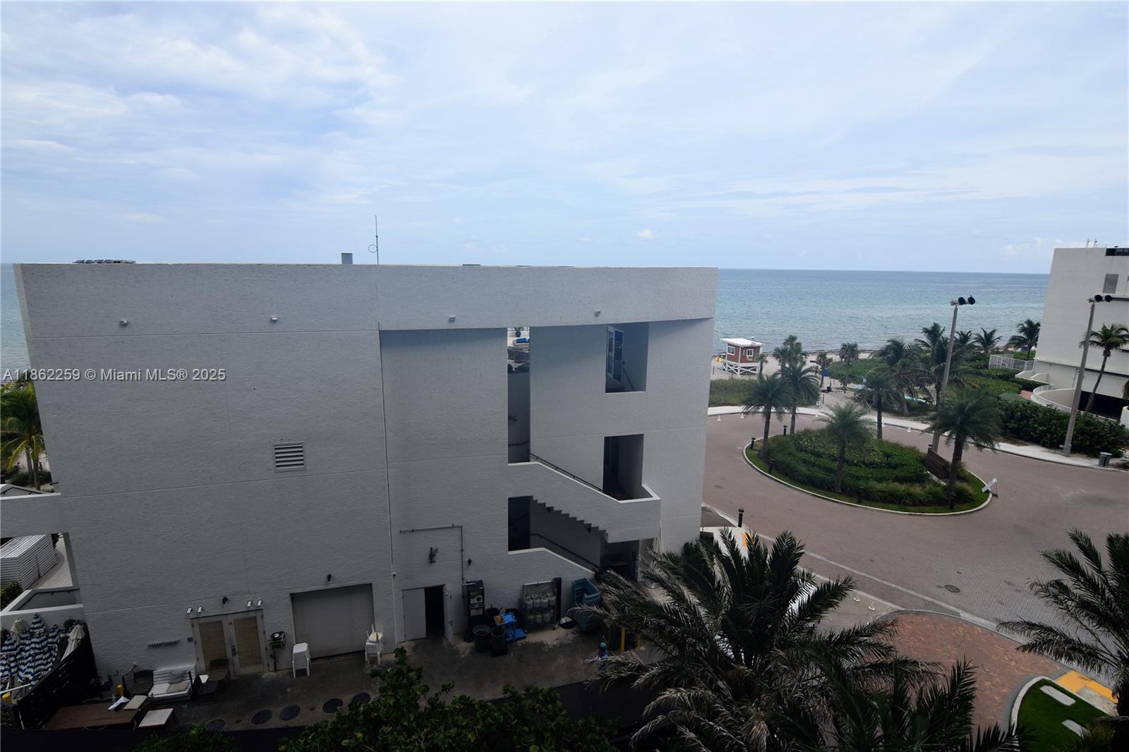 OCEAN FRONT INVESTMENT OPPORTUNITY! 1 BED, 1.5 BATH RESIDENCE AT LYFE RESORT & RESIDENCES FEATURING DIRECT OCEAN VIEWS, TOP OF THE LINE APPLIANCES, NICE OPEN BALCONY.
CAN BE RENTED SHORT TERM, MIN 2 NIGHTS OR LONG TERM. BUILDING WITH 5 STAR AMENITIES SUCH AS RESTAURANT, POOL, BEACH ACCESS WITH UMBRELLAS AND CHAIRS, SPA, FITNESS CENTER, AND MORE! WONT LAST!