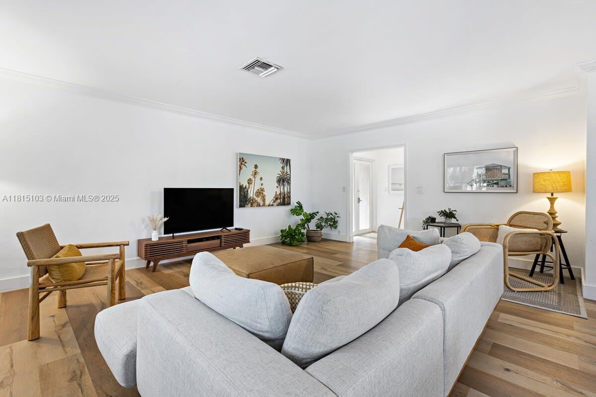 65 Hendricks Isle 6, Fort Lauderdale, Broward County, Florida - 2 Bedrooms  
2 Bathrooms - 