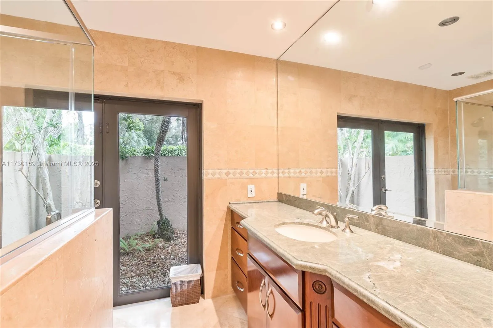 Miami, Florida 33176, United States, 4 Bedrooms Bedrooms, ,2 BathroomsBathrooms,Residential,Pending,15194