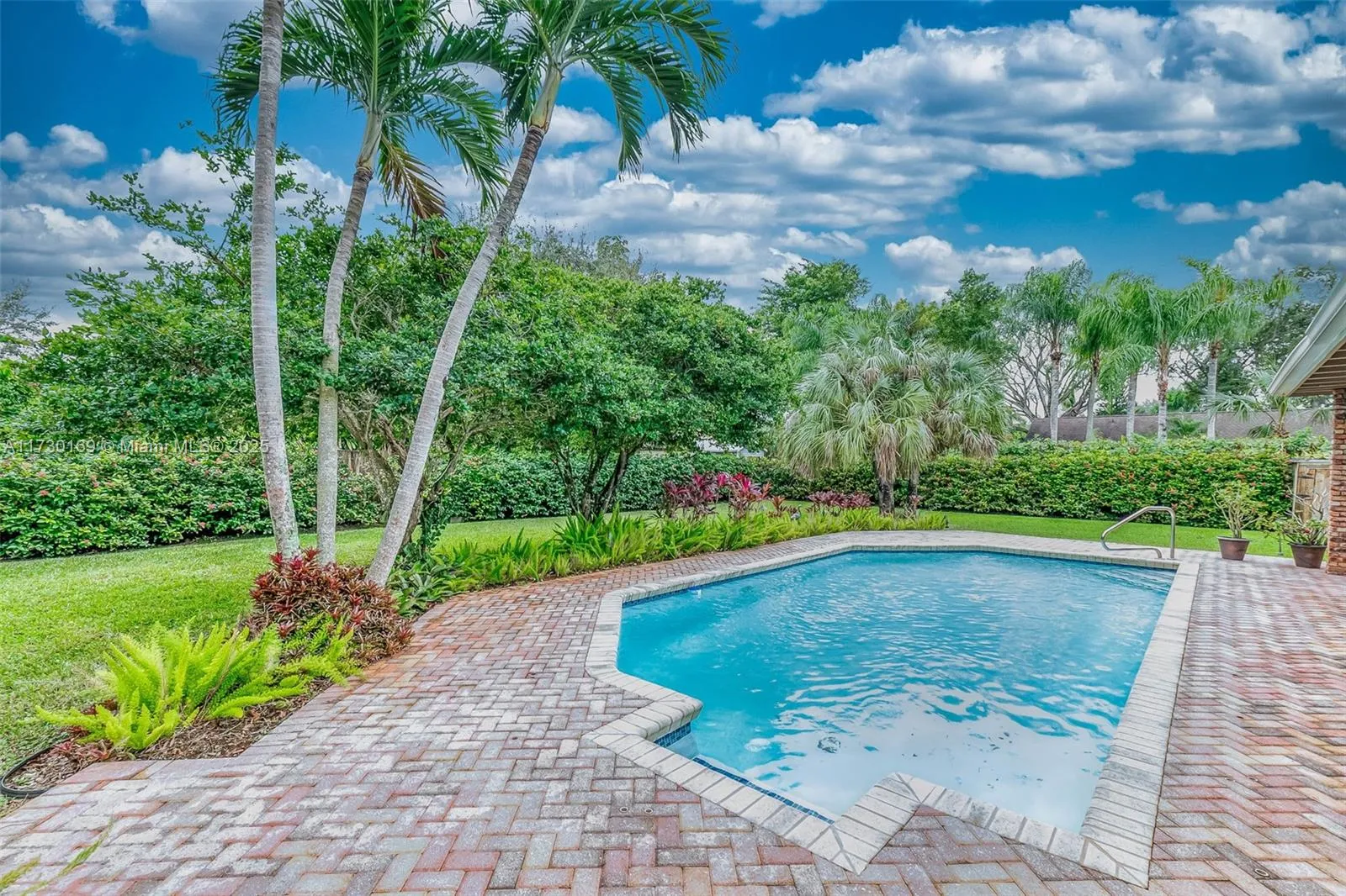 Miami, Florida 33176, United States, 4 Bedrooms Bedrooms, ,2 BathroomsBathrooms,Residential,Pending,15194