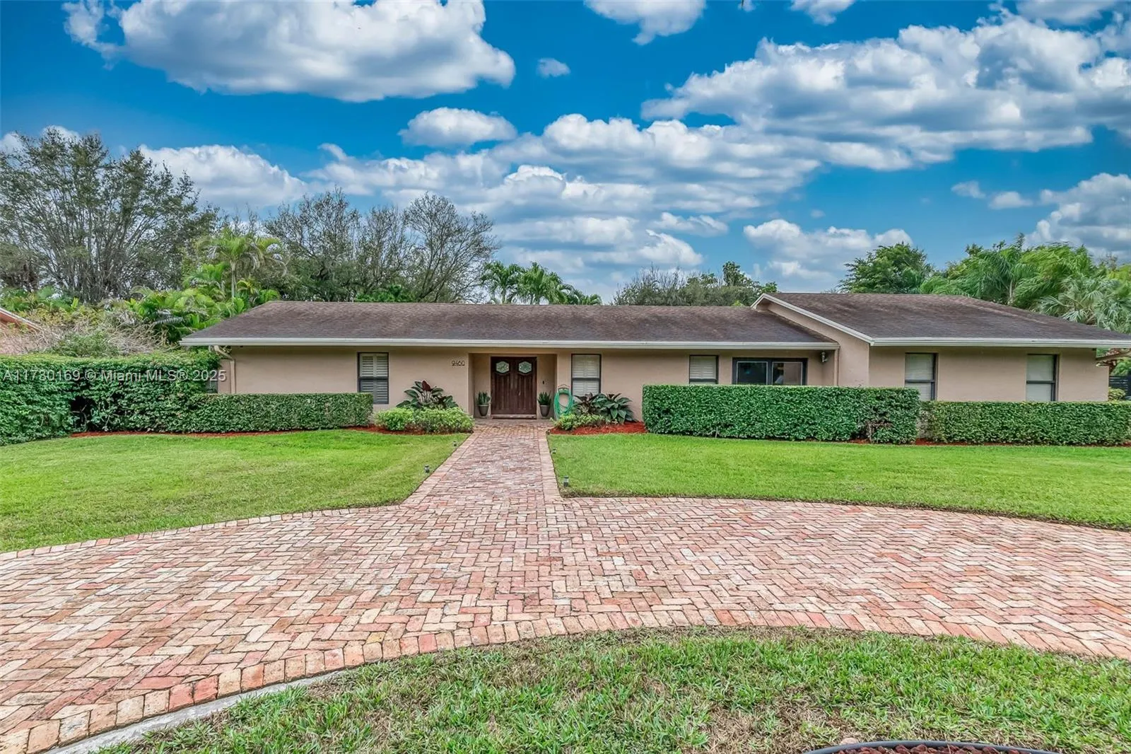 Miami, Florida 33176, United States, 4 Bedrooms Bedrooms, ,2 BathroomsBathrooms,Residential,Pending,15194