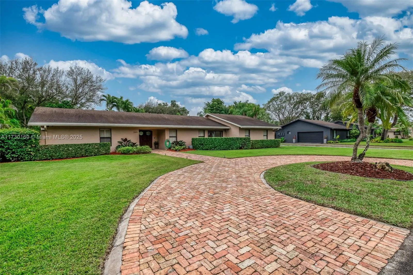 Miami, Florida 33176, United States, 4 Bedrooms Bedrooms, ,2 BathroomsBathrooms,Residential,Pending,15194