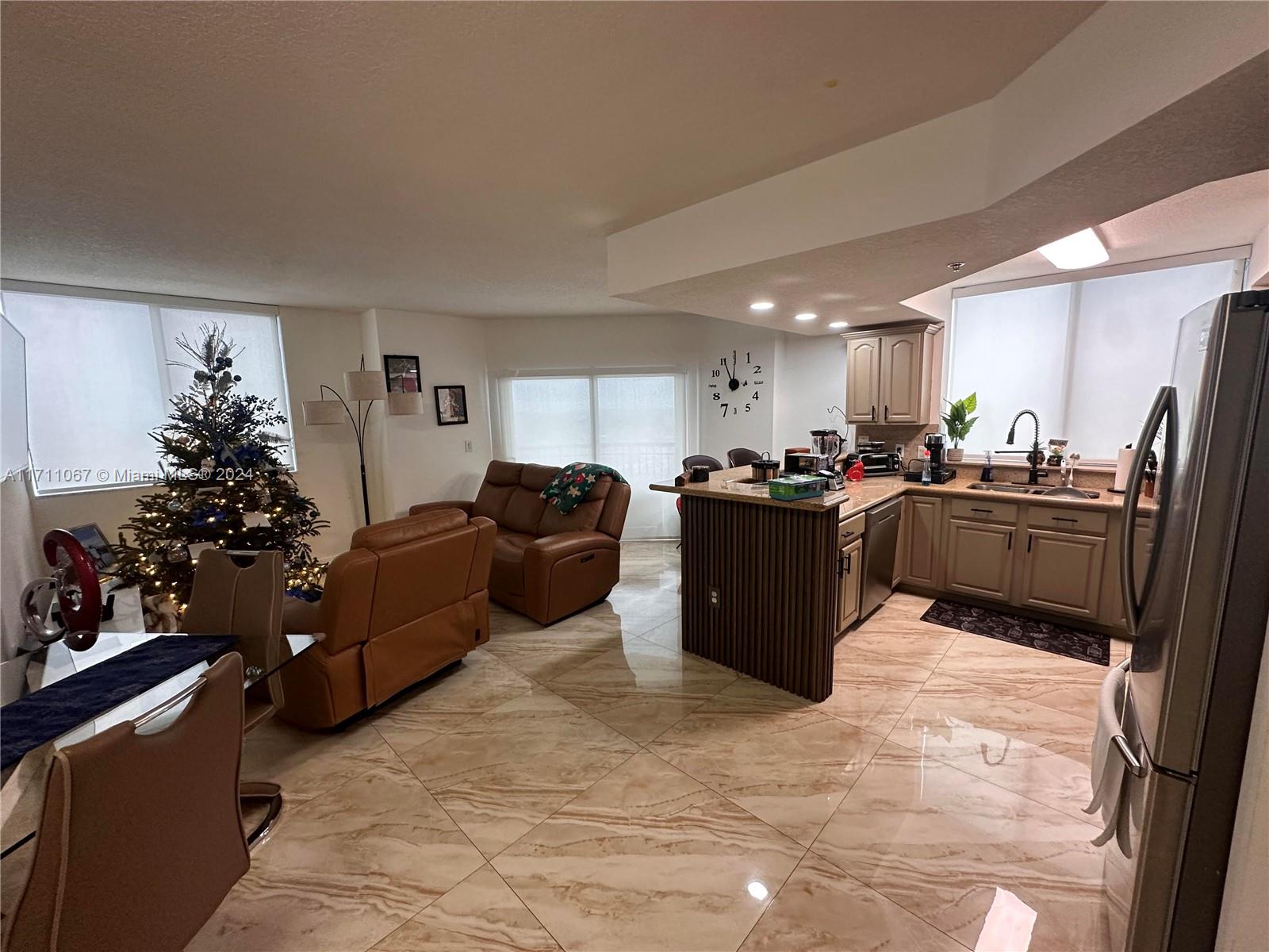 KEYSTONE PARK CONDO - Residential