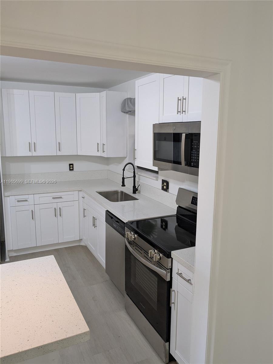 SUMMERTREE VILG CALIF CL - Residential