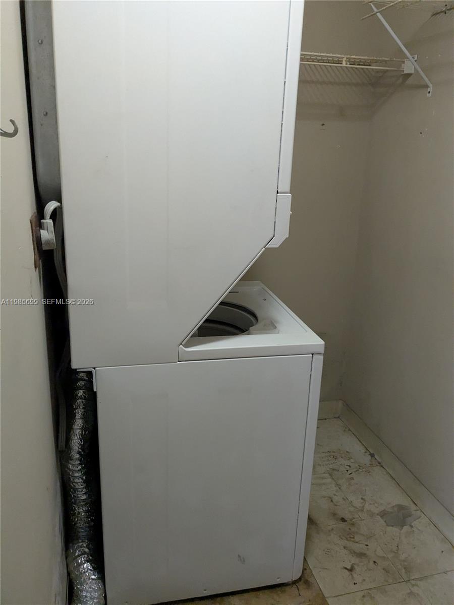 SUMMERTREE VILG CALIF CL - Residential