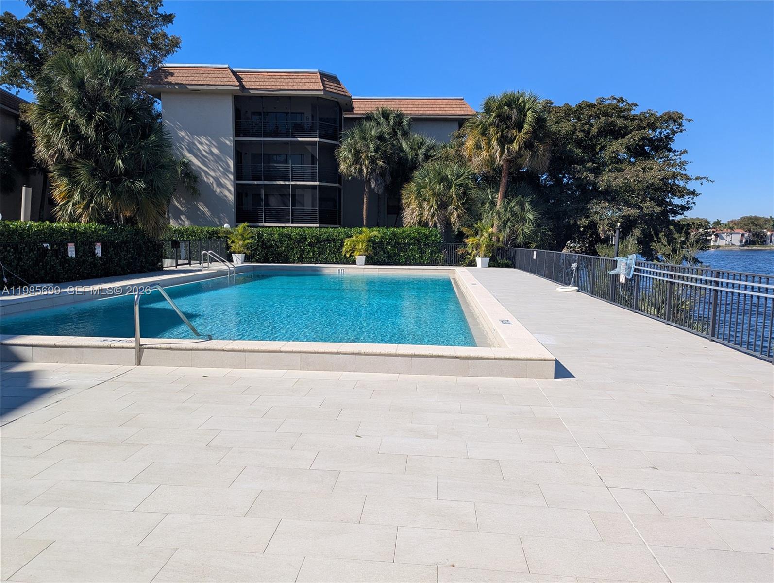 SUMMERTREE VILG CALIF CL - Residential