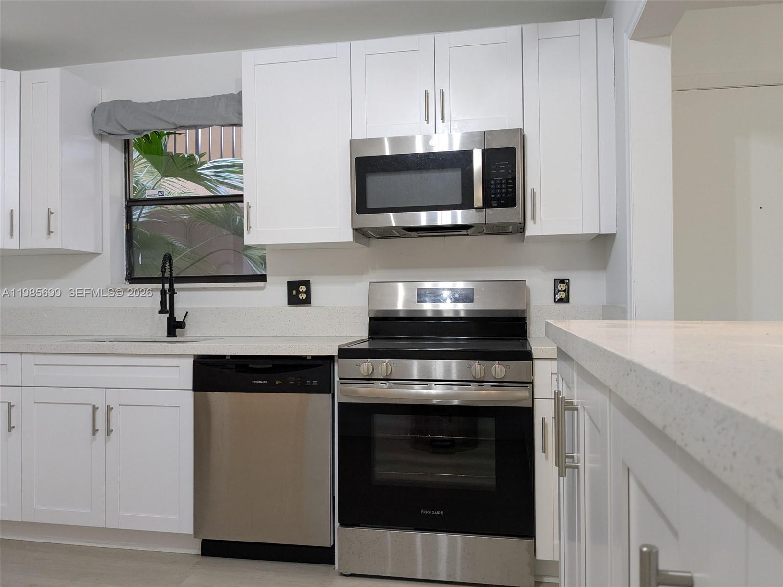 SUMMERTREE VILG CALIF CL - Residential