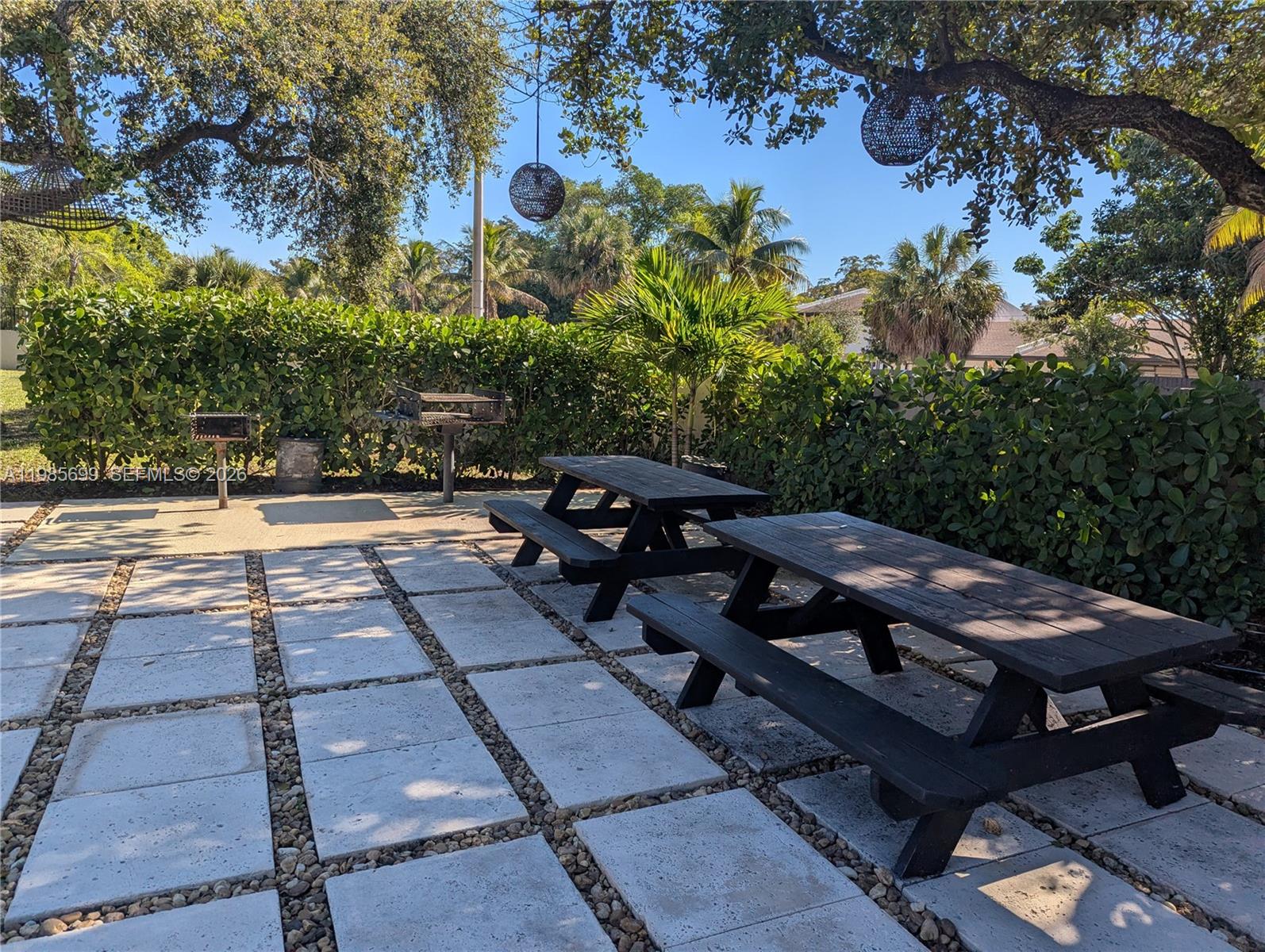 SUMMERTREE VILG CALIF CL - Residential