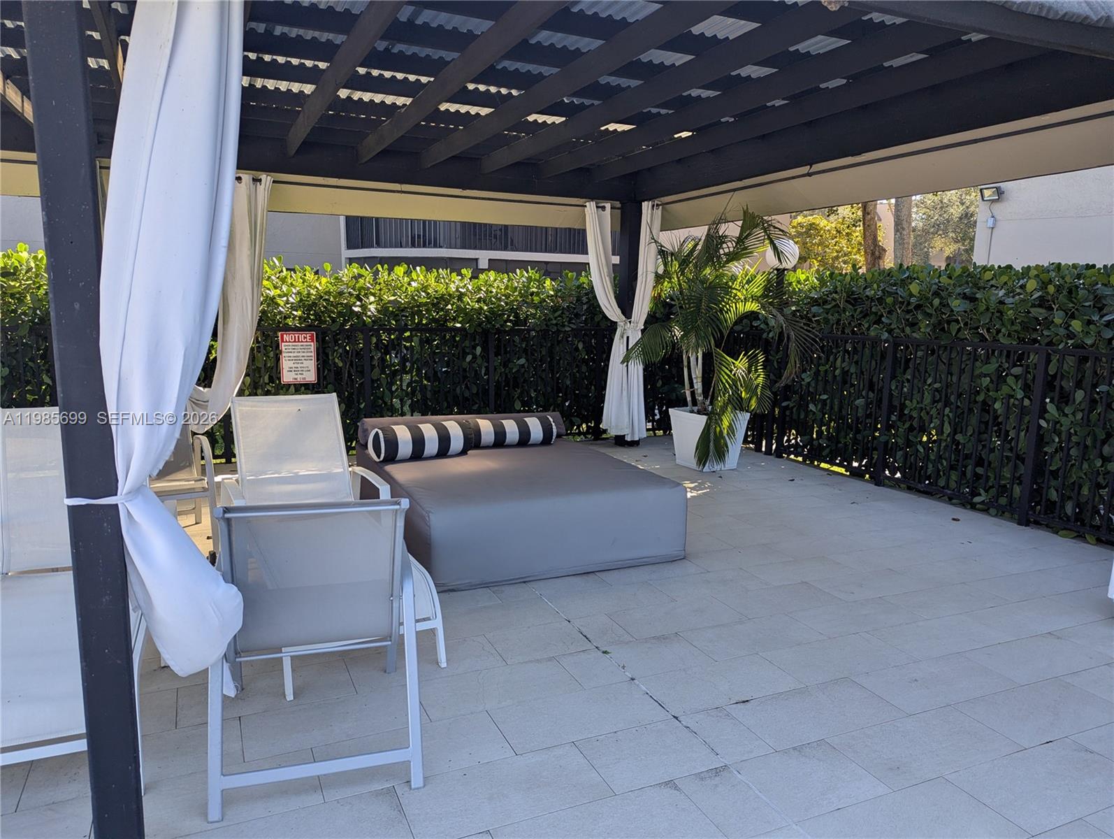 SUMMERTREE VILG CALIF CL - Residential