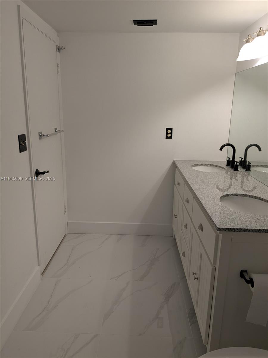 SUMMERTREE VILG CALIF CL - Residential