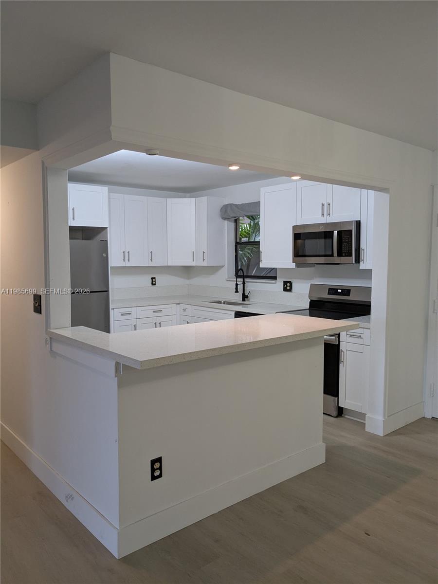 SUMMERTREE VILG CALIF CL - Residential