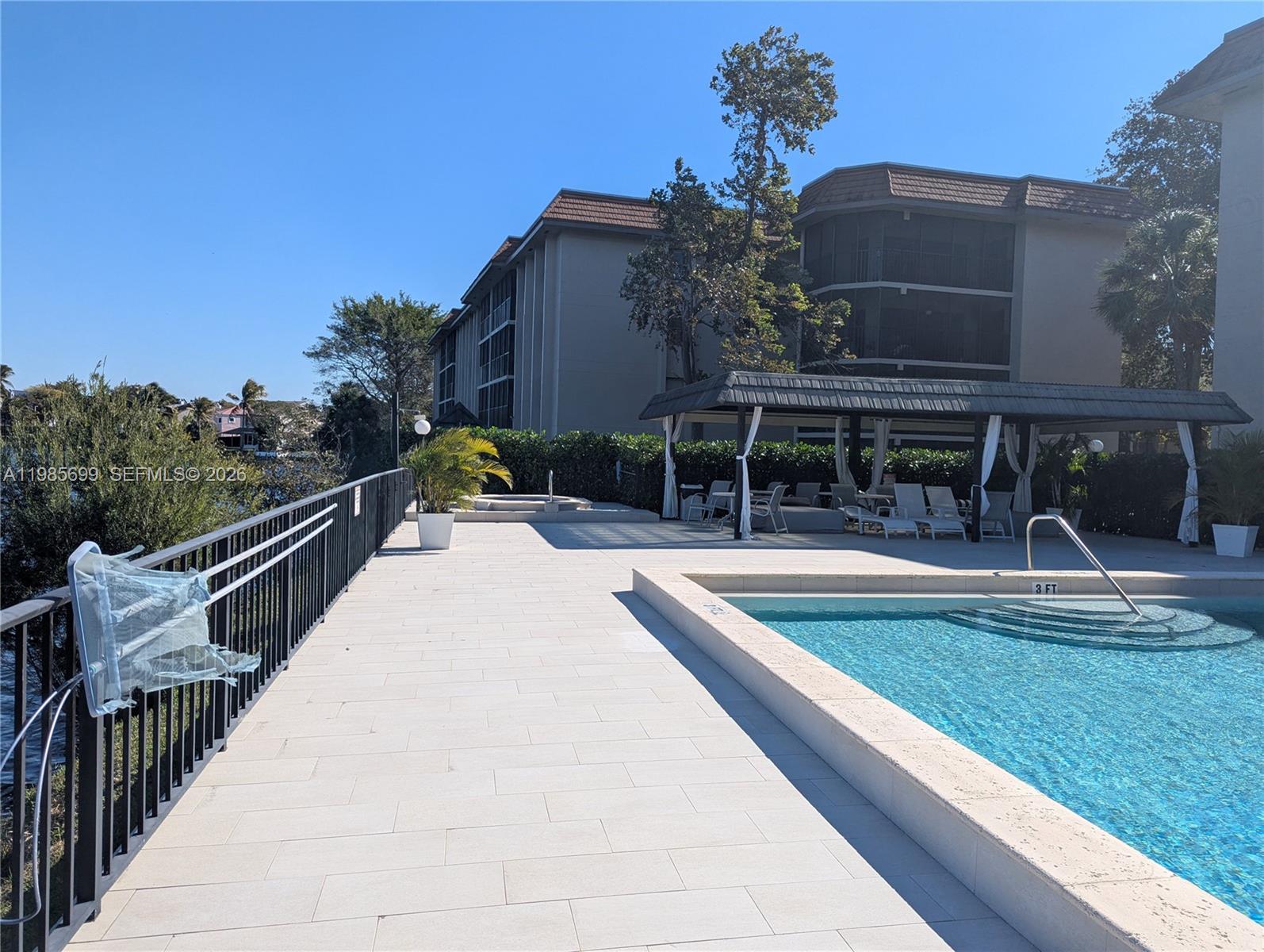 SUMMERTREE VILG CALIF CL - Residential