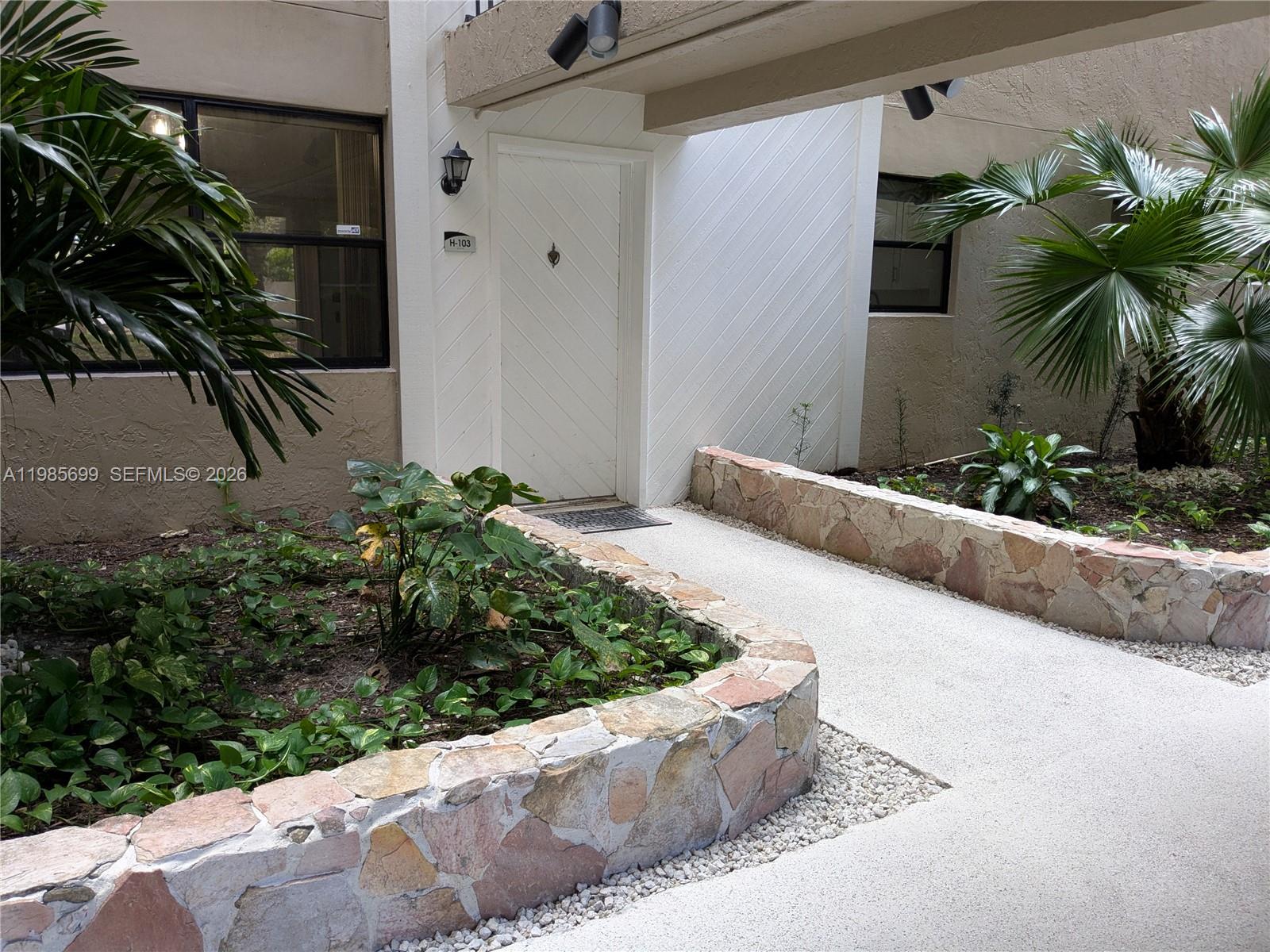 SUMMERTREE VILG CALIF CL - Residential