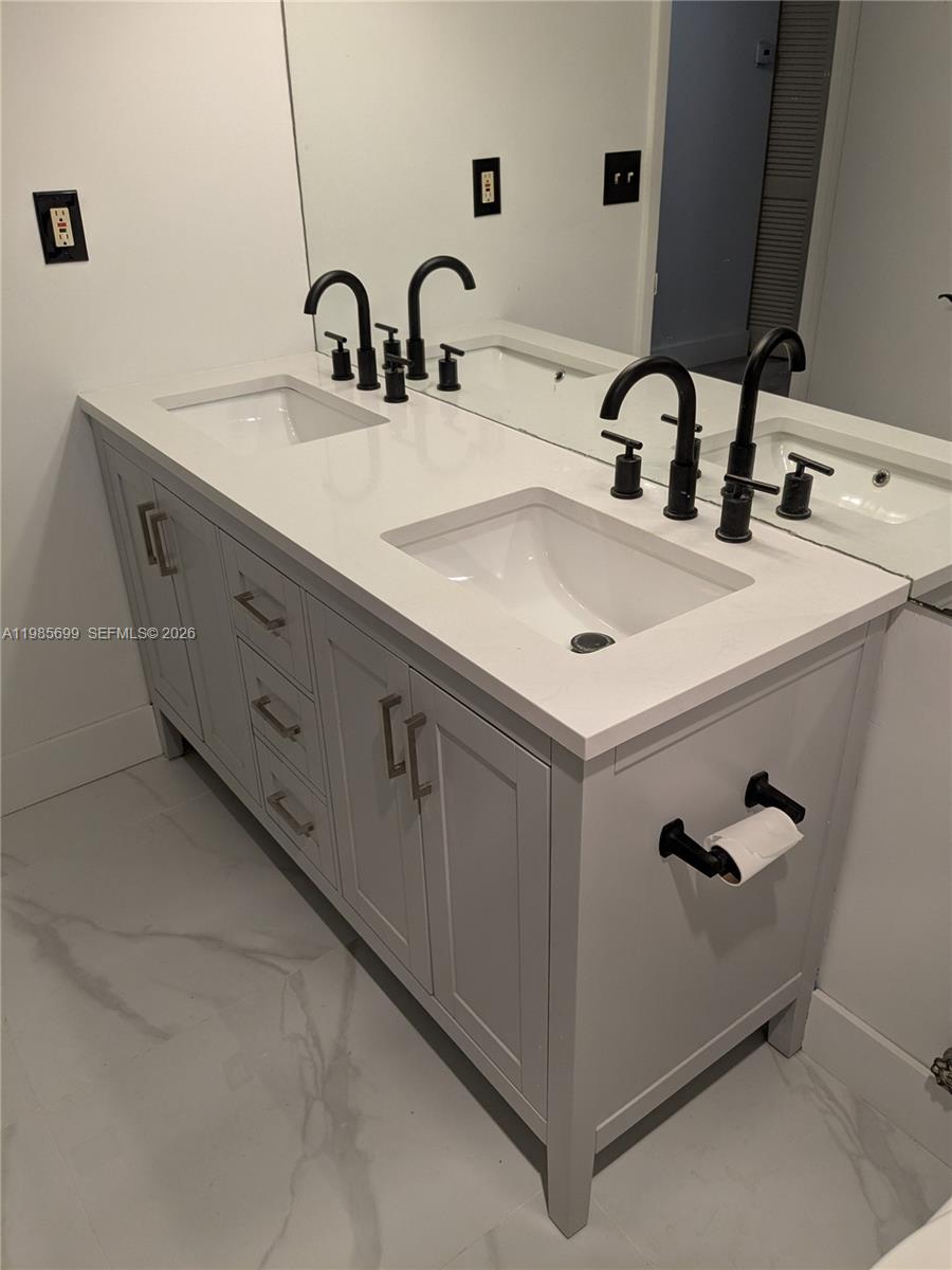 SUMMERTREE VILG CALIF CL - Residential